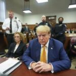 Trump, giuria in camera di consiglio a New York. Il Tycoon protesta: Processo truccato