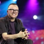 Gigi D'Alessio papà per la sesta volta, è nata Ginevra