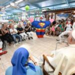 Papa a sorpresa a Ostia tra i circensi: Grazie per essere portatori di sorrisi e di gioia