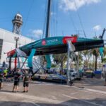 America's Cup, la barca di New Zealand cade dalla gru