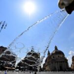 Caldo estremo, bollino rosso fino a Ferragosto: record domani con massima allerta in 22 città