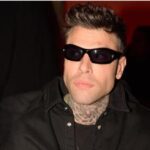 Fedez mostra i suoi referti medici e attacca la stampa