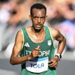 Parigi 2024, etiope Tola oro nella maratona maschile