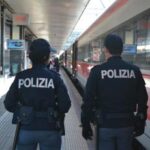 Capotreno accoltellato a Genova, il 21enne arrestato: Mi ha colpito con manganello