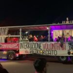 Disarmiamo il patriarcato, l'onda fucsia in piazza contro la violenza sulle donne