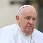 Papa Francesco: Brutte le suore con la faccia di aceto